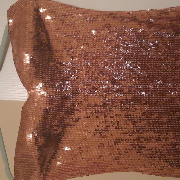 A dress - Picture 2 of 8